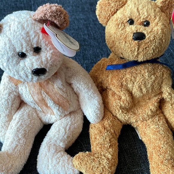 Set of two Ty beanie babies. Fuzz and Huggy. - Picture 3 of 11